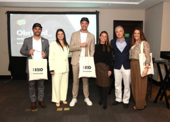 Fábio Montanheiro, gerente de Inteligência de Dados e Competitividade da Embratur; Alexandra Bueno, presidente do Conselho Curador do Visit Rio; Bruno Reis, presidente da Embratur; Roberta Werner, diretora-executiva do Visit Rio; Luiz Strauss, presidente-executivo do Visit Rio e Carolina Mascolin, Gerente Geral do JW Marriott Rio de Janeiro - Foto: Divulgação