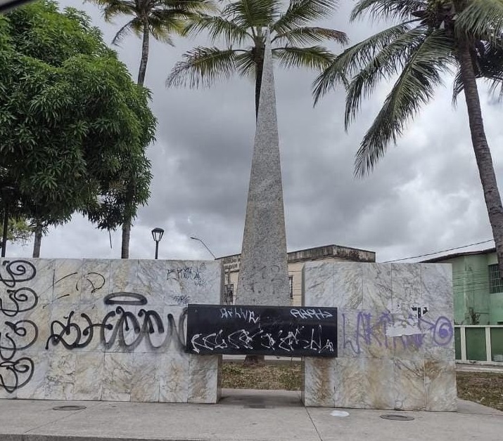 Marco da fundação (1962), na Praça Gomes de Sousa. Originalmente ficava na AV. Pedro II – Foto: Acervo pessoal