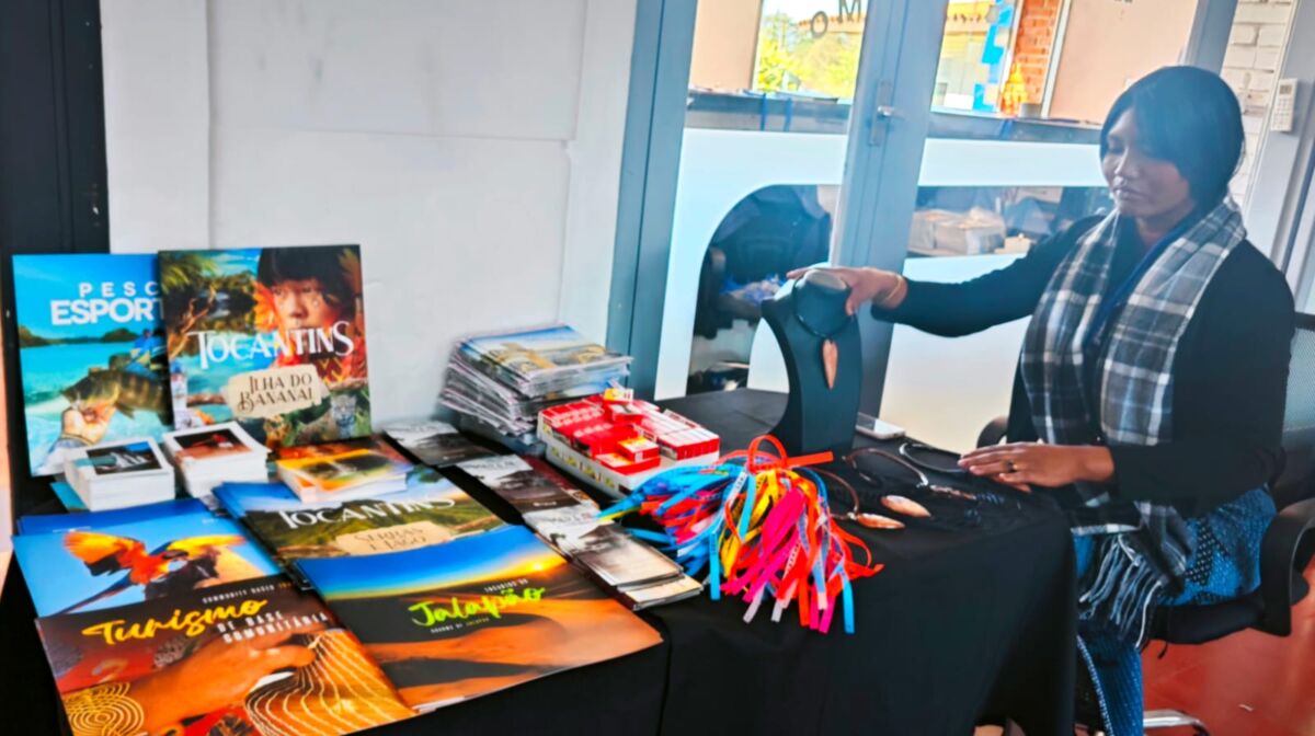 Espaço Brasil, com exposição de material publicitário de diversos estados e artesanato do Pará – Foto: Gutemberg Stolze