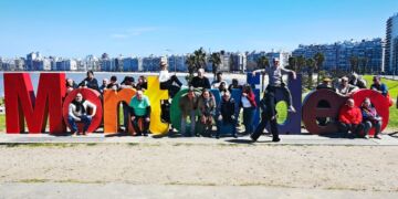 Participantes do Encontro Internacional, durante city tour por Montevidéu, a capital uruguaia – Foto: Gutemberg Stolze