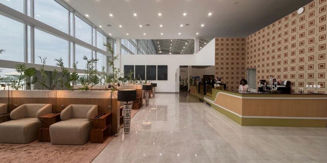 Lounge Imbondeiro no Terminal Internacional do AIAAN foi listado como Best Lounge in Africa no Aviation Week Africa 2026 Awards – Foto: Divulgação