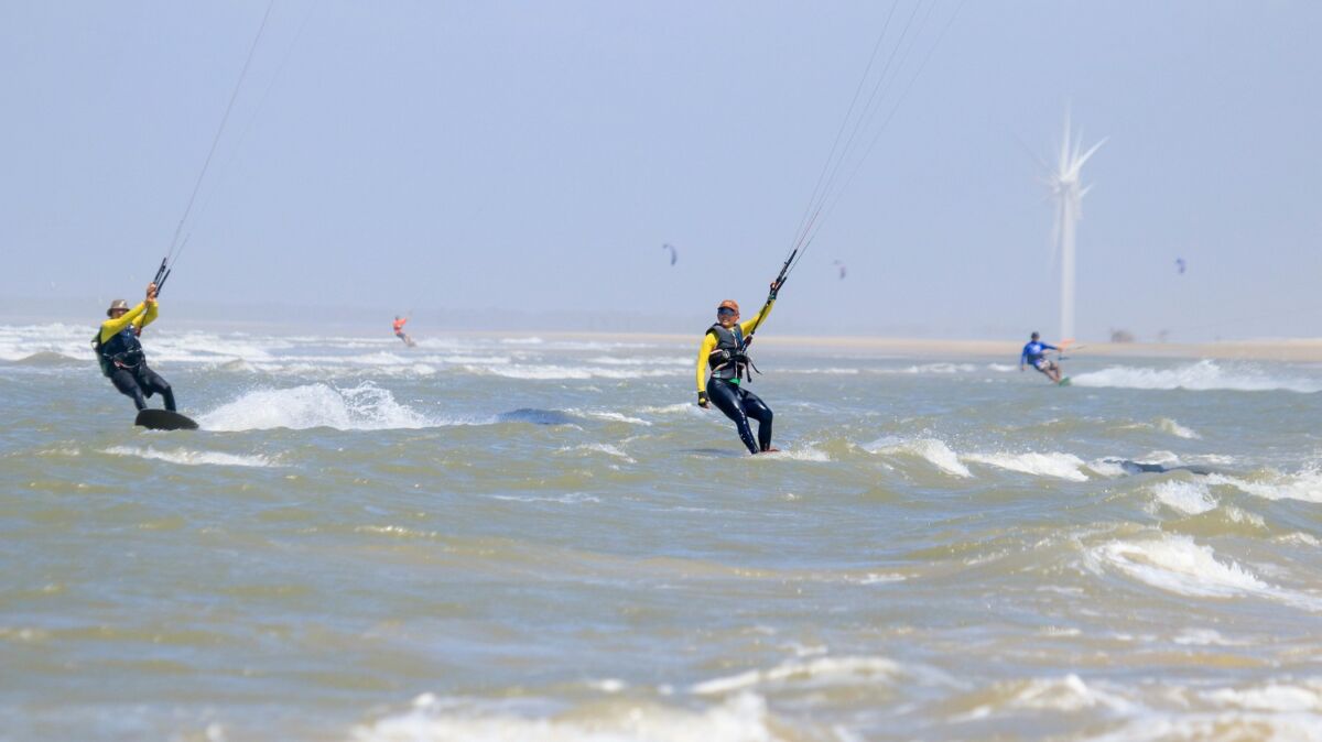 Travessias de kitesurf costumam ocorrer entre os meses de agosto e dezembro, período em que os ventos ficam mais fortes e constantes na região – Foto: Talles Freitas