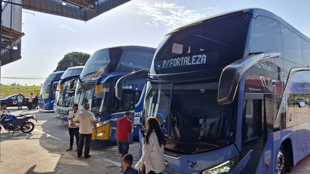 Excursões chegando de todos os cantos do Brasil, com fiéis vindos dos mais diferentes estados para viver esse momento de fé e devoção – Foto: Gutemberg Bogéa
