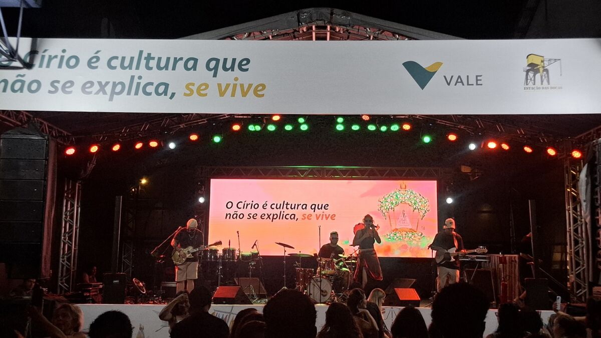 No Espaço Vale, na Estação das Docas, a música e a fé se encontraram numa celebração linda do Círio de Nazaré. Um palco valorizando a cultura paraense – Foto: Gutemberg Bogéa