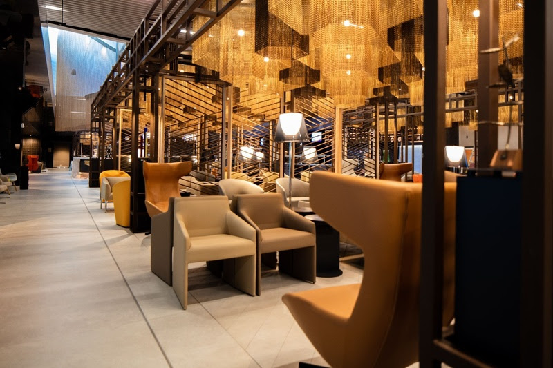 O LATAM Lounge de Santiago, no Chile, foi eleito o Melhor Lounge de Companhia Aérea da América do Sul - Foto: Divulgação