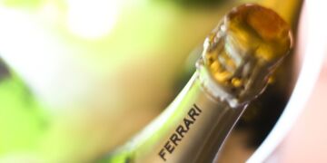 Sunset Ferrari celebra o pôr do sol com espumantes italianos em evento simultâneo em 12 cidades brasileiras – Foto: Divulgação